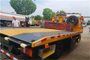 满洲里附近拖车电话号码服务