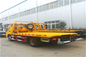 满洲里附近拖车救援搭电